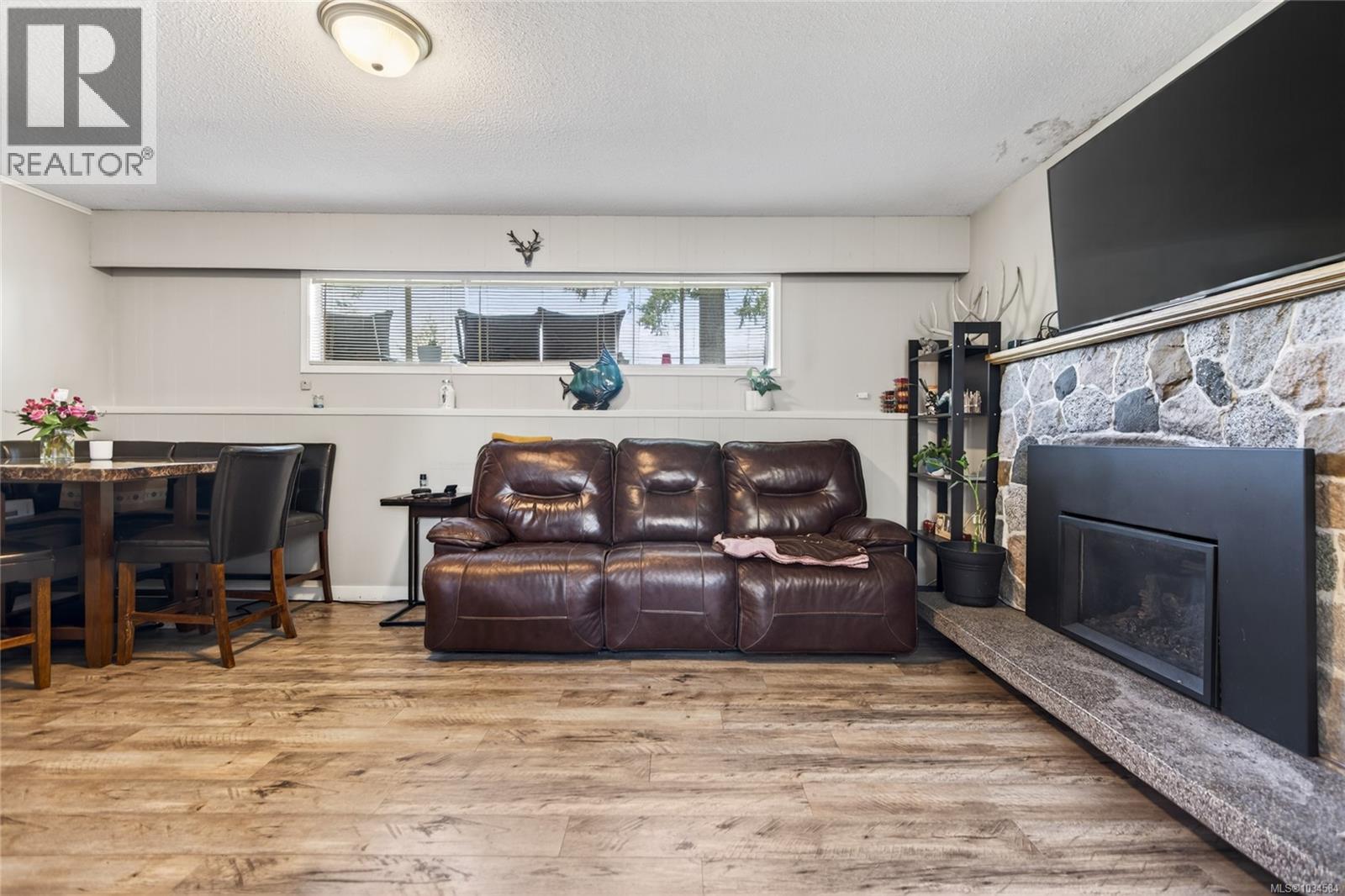 1820 Treelane Rd - Image 29
