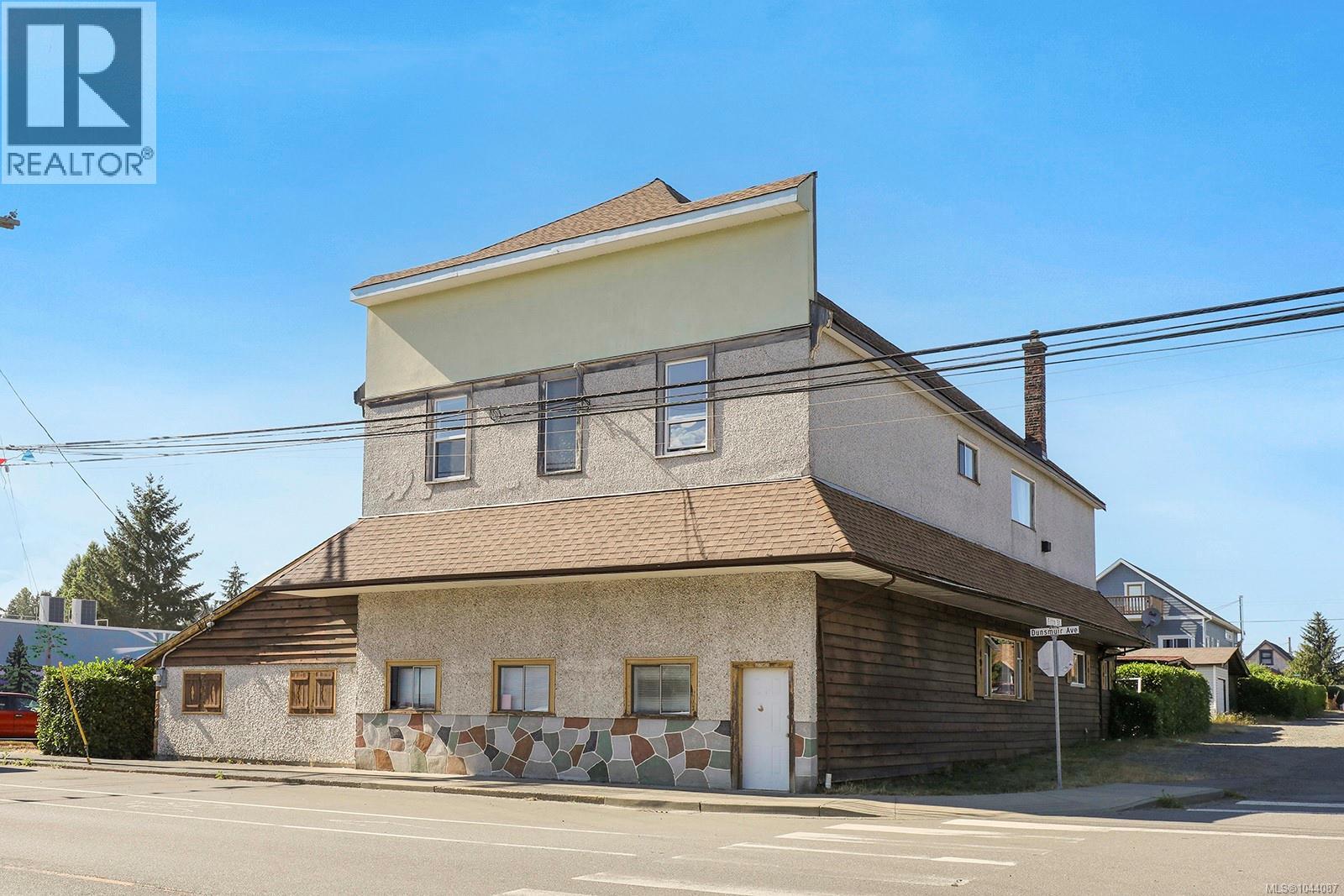 2780 Dunsmuir Ave - 1