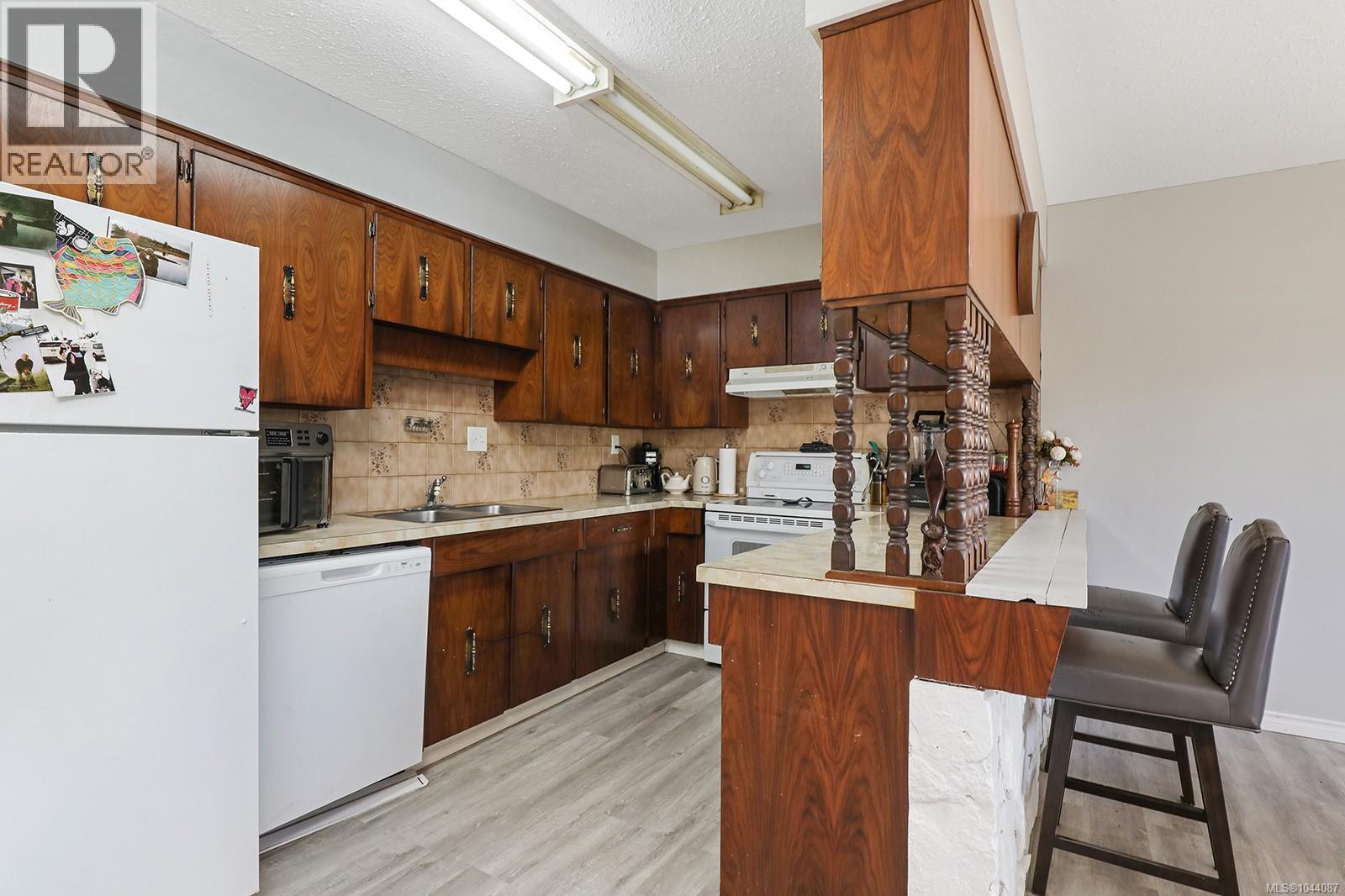2780 Dunsmuir Ave - 14