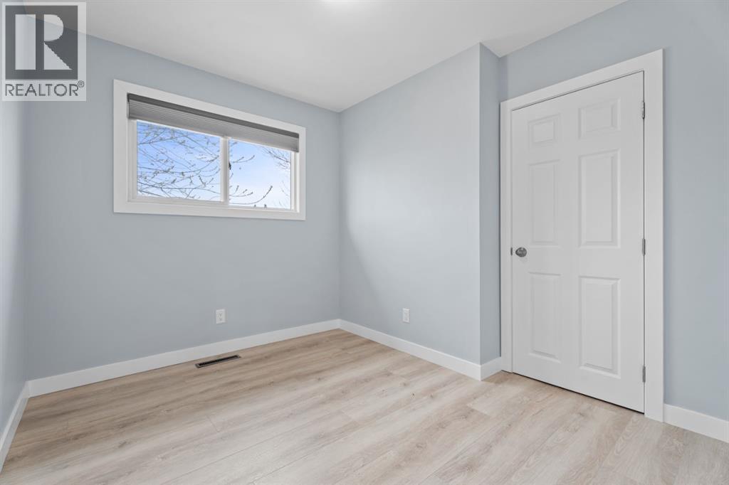 9408 5 Street SE - 19