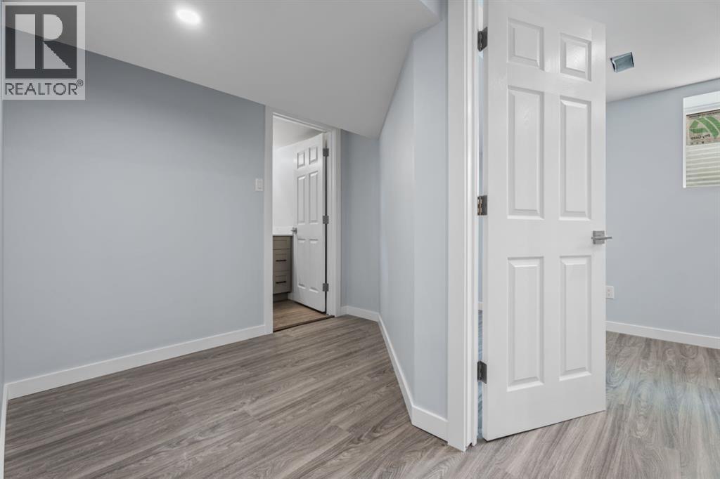 9408 5 Street SE - 37
