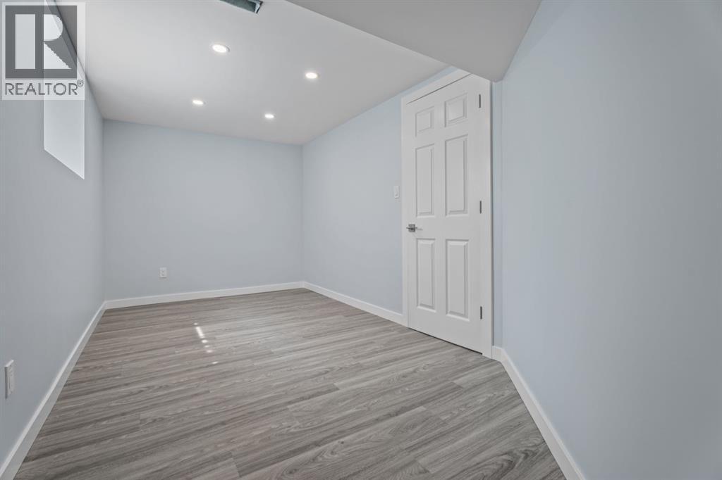 9408 5 Street SE - 34