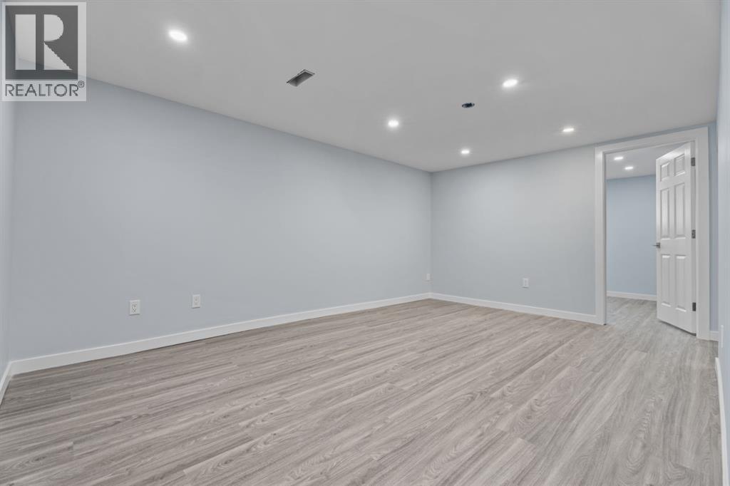 9408 5 Street SE - 32