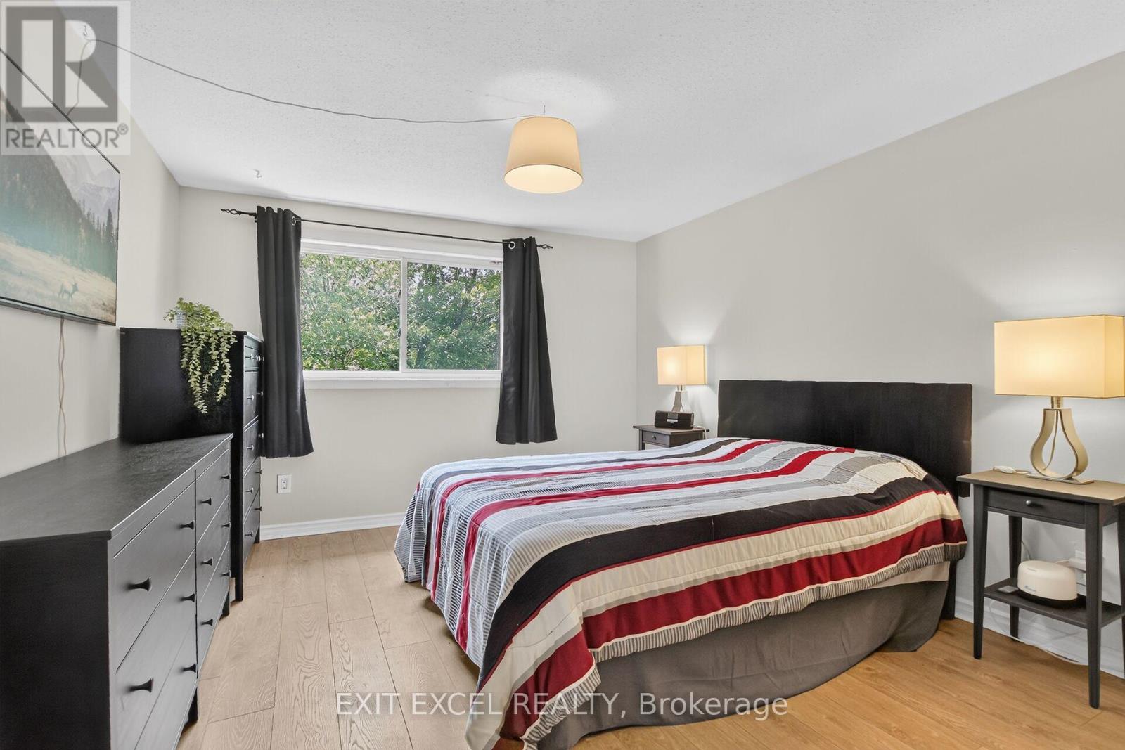 34A FORESTER CRESCENT - 12