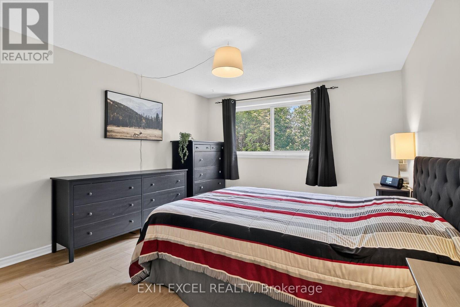 34A FORESTER CRESCENT - 13