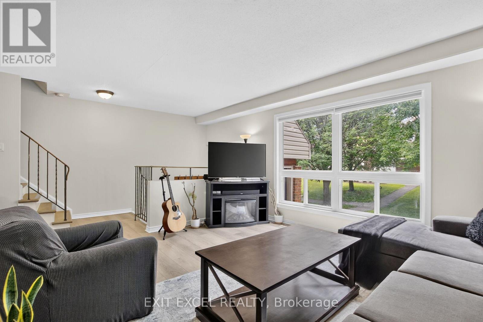 34A FORESTER CRESCENT - 5