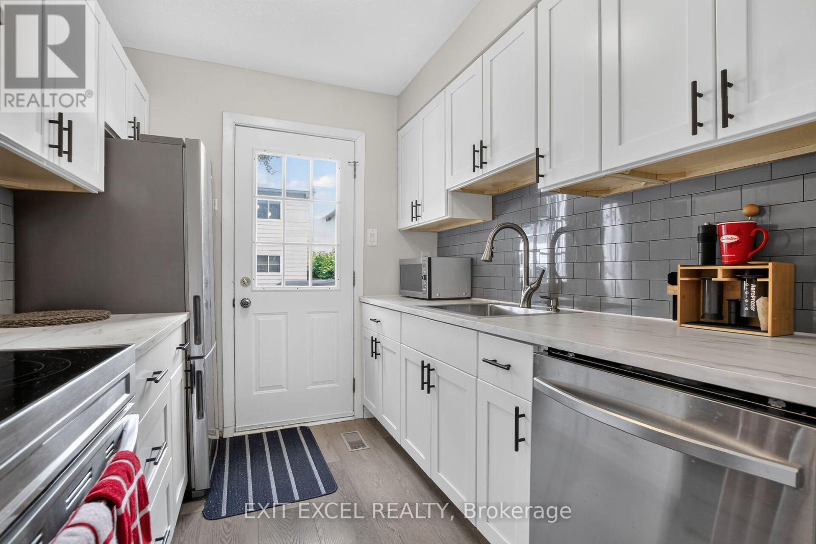 34A FORESTER CRESCENT - 7