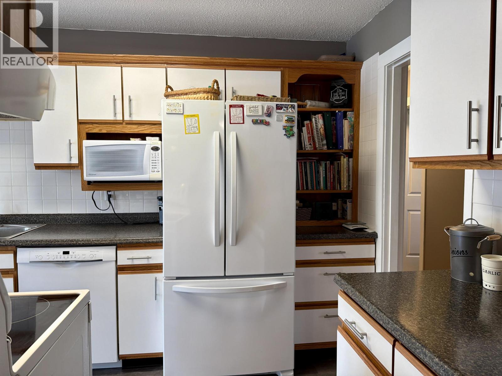 13 NADINA CRESCENT - 23