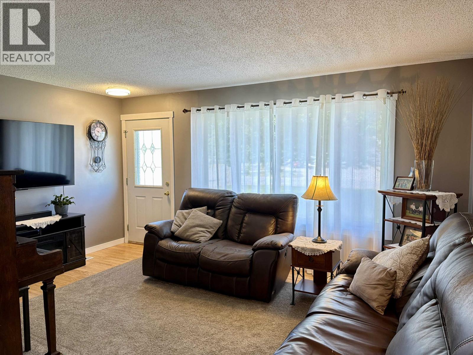 13 NADINA CRESCENT - 28