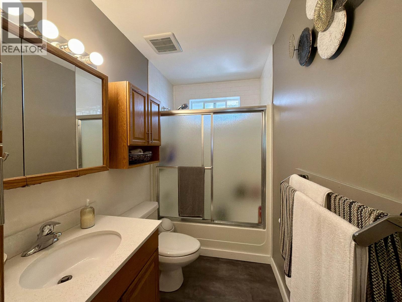 13 NADINA CRESCENT - 33