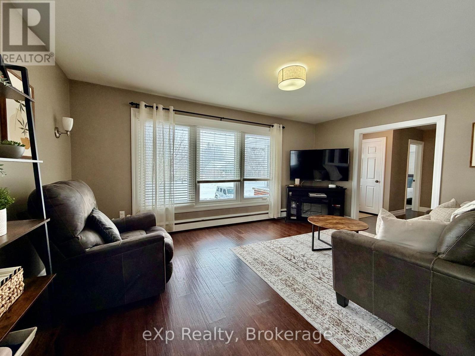 13 BROWNS AVENUE - Image 4