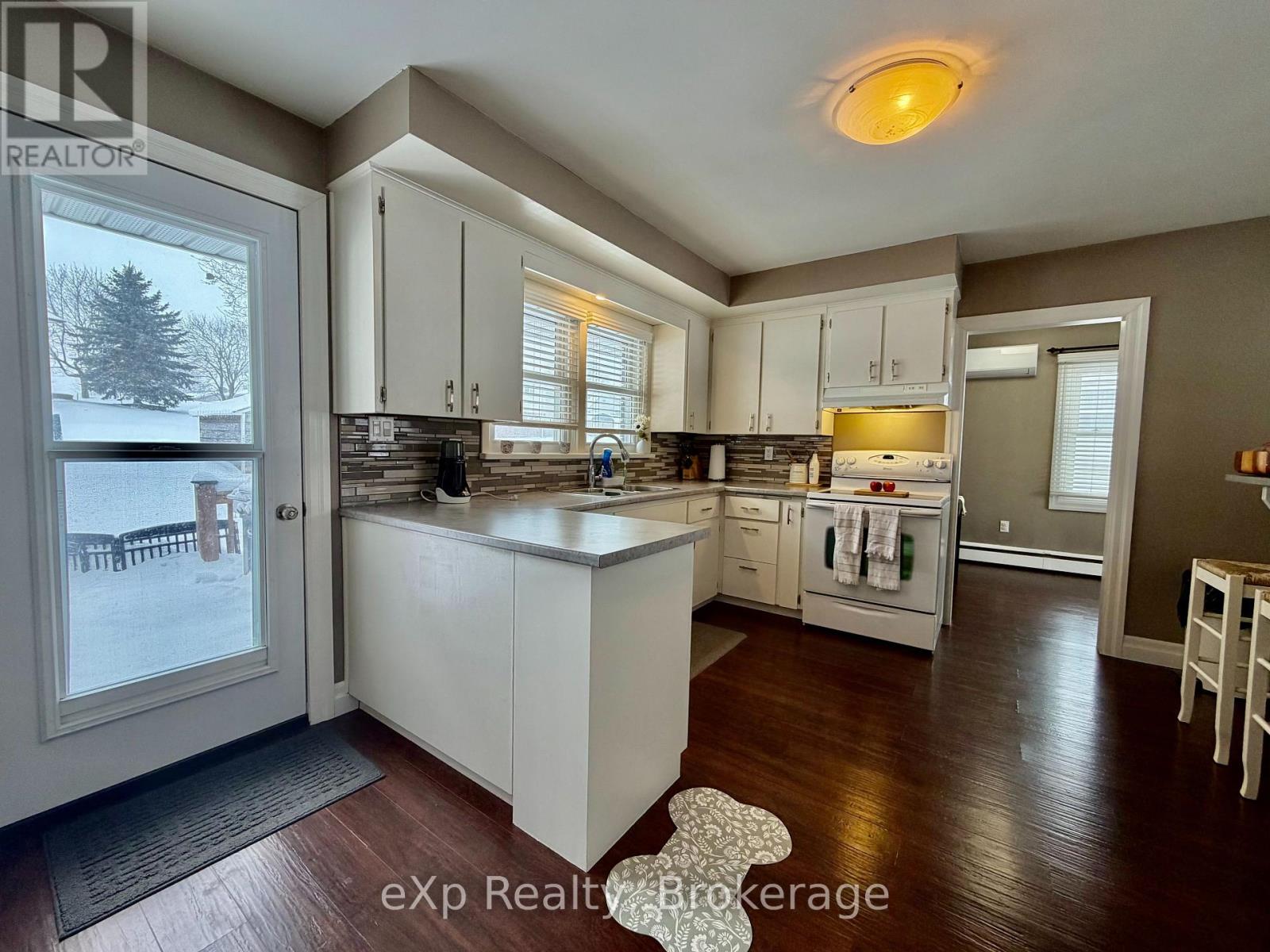 13 BROWNS AVENUE - Image 7