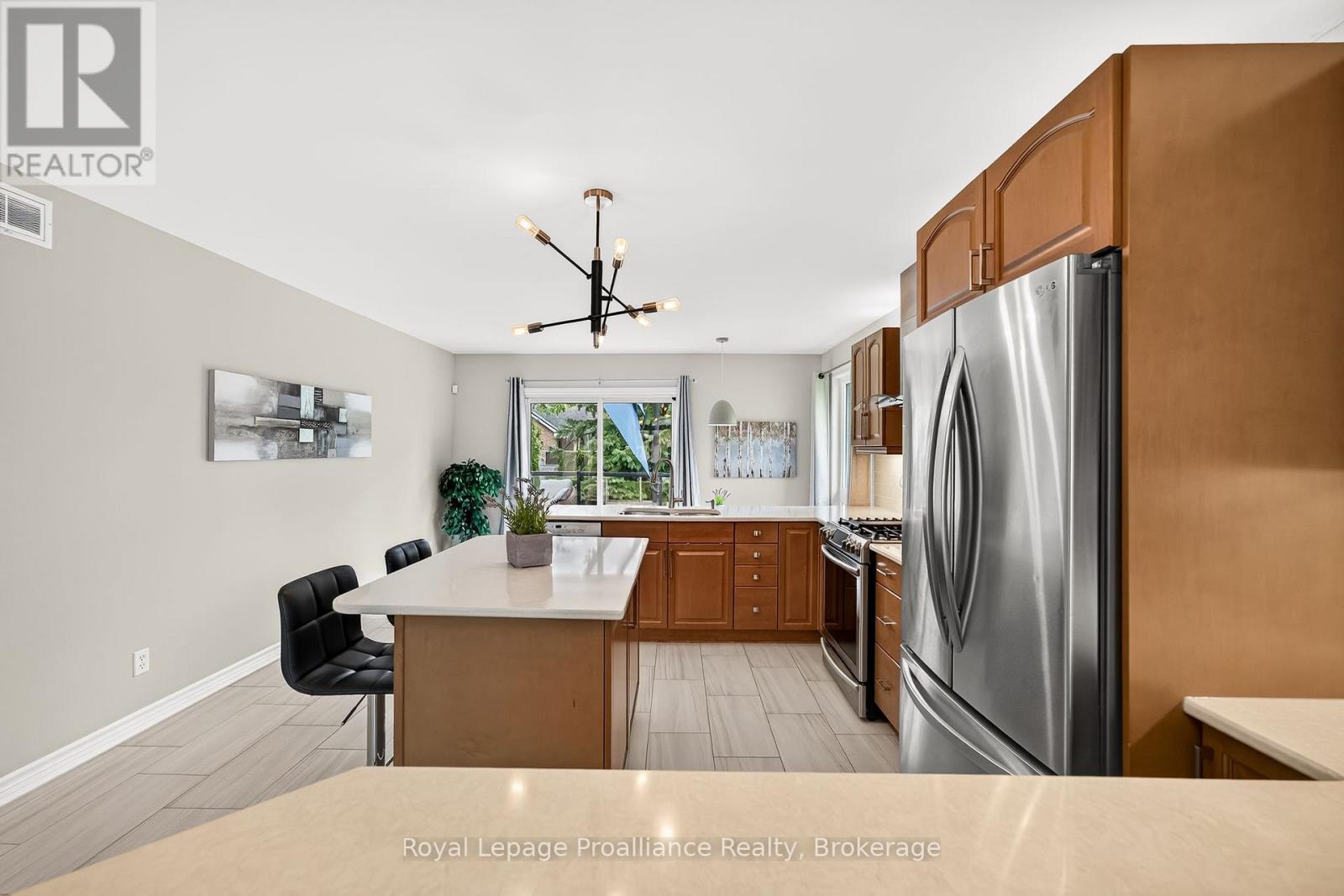 22 IROQUOIS AVENUE - Image 16