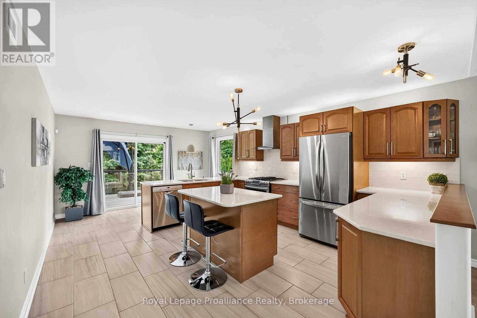 22 IROQUOIS AVENUE - Image 18