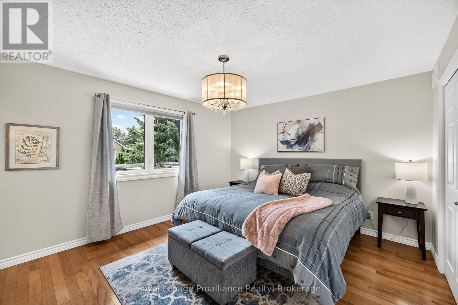 22 IROQUOIS AVENUE - Image 23