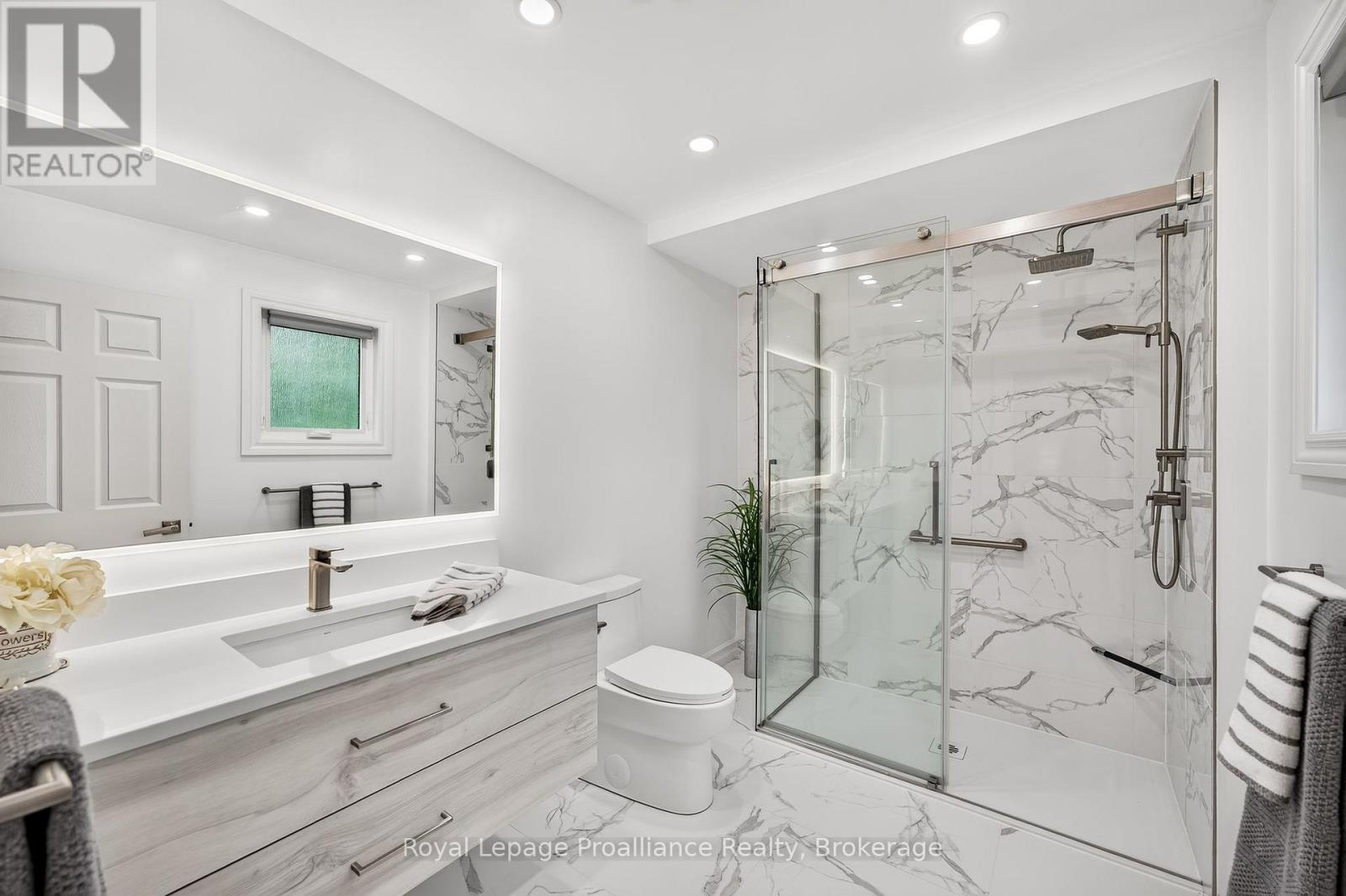22 IROQUOIS AVENUE - Image 26