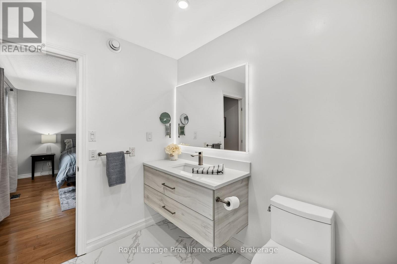 22 IROQUOIS AVENUE - Image 27