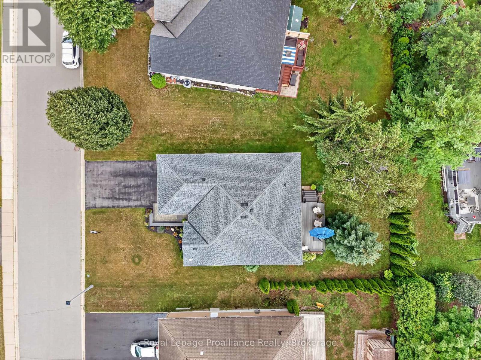 22 IROQUOIS AVENUE - Image 45