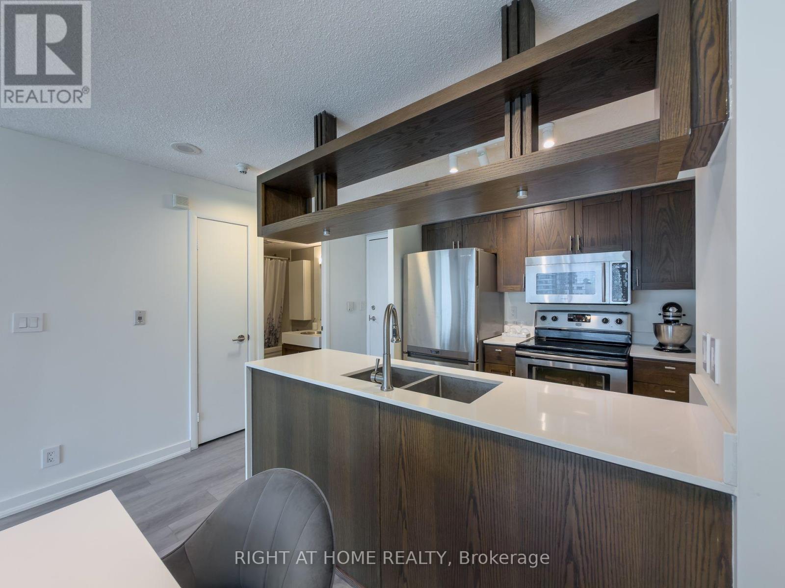 #2611 81 NAVY WHARF COURT - 11