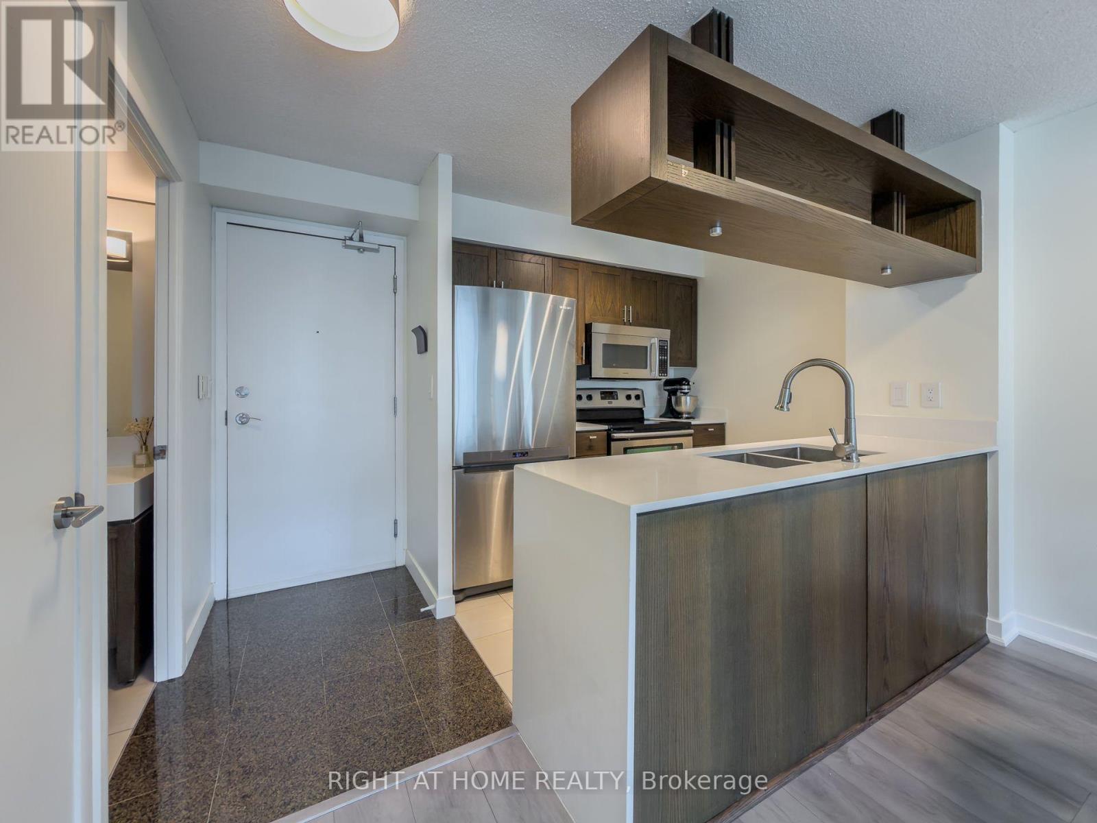 #2611 81 NAVY WHARF COURT - 12