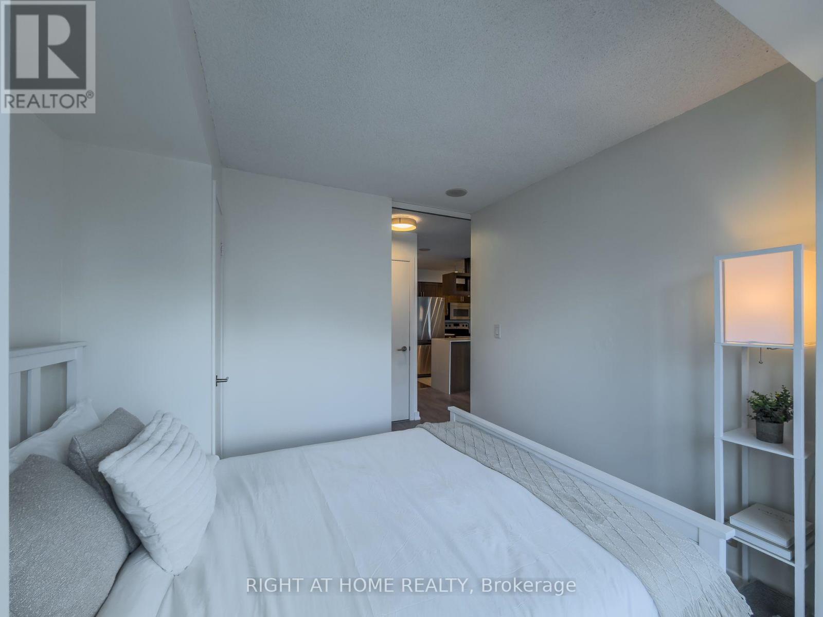 #2611 81 NAVY WHARF COURT - 17