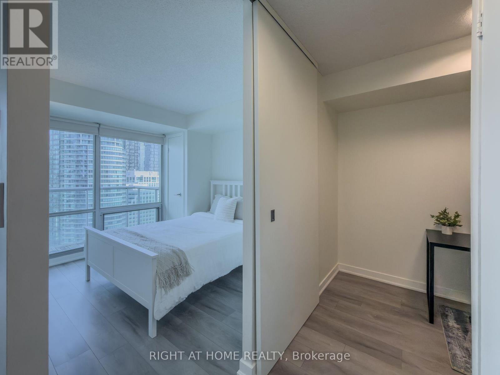 #2611 81 NAVY WHARF COURT - 18