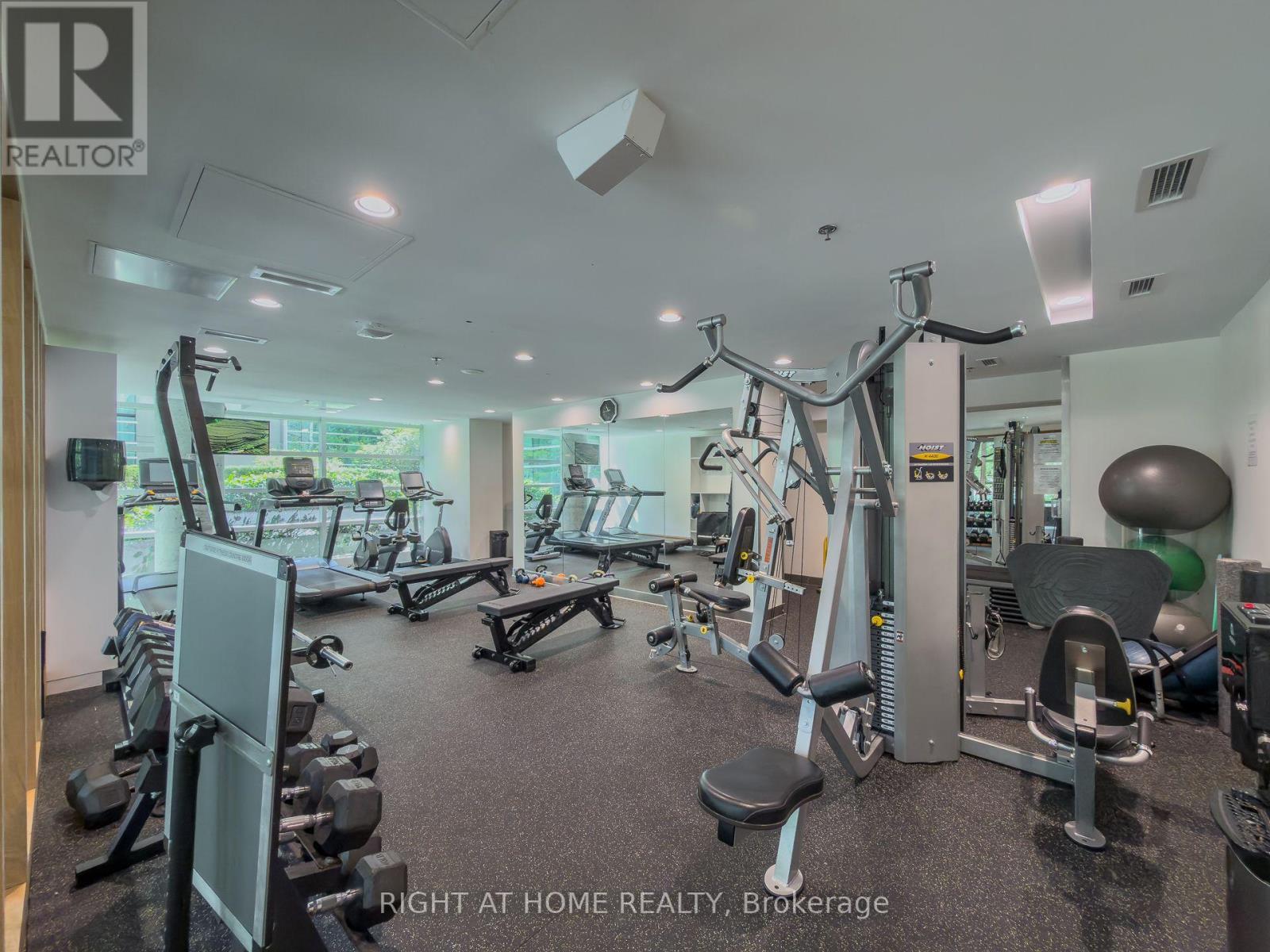 #2611 81 NAVY WHARF COURT - 30
