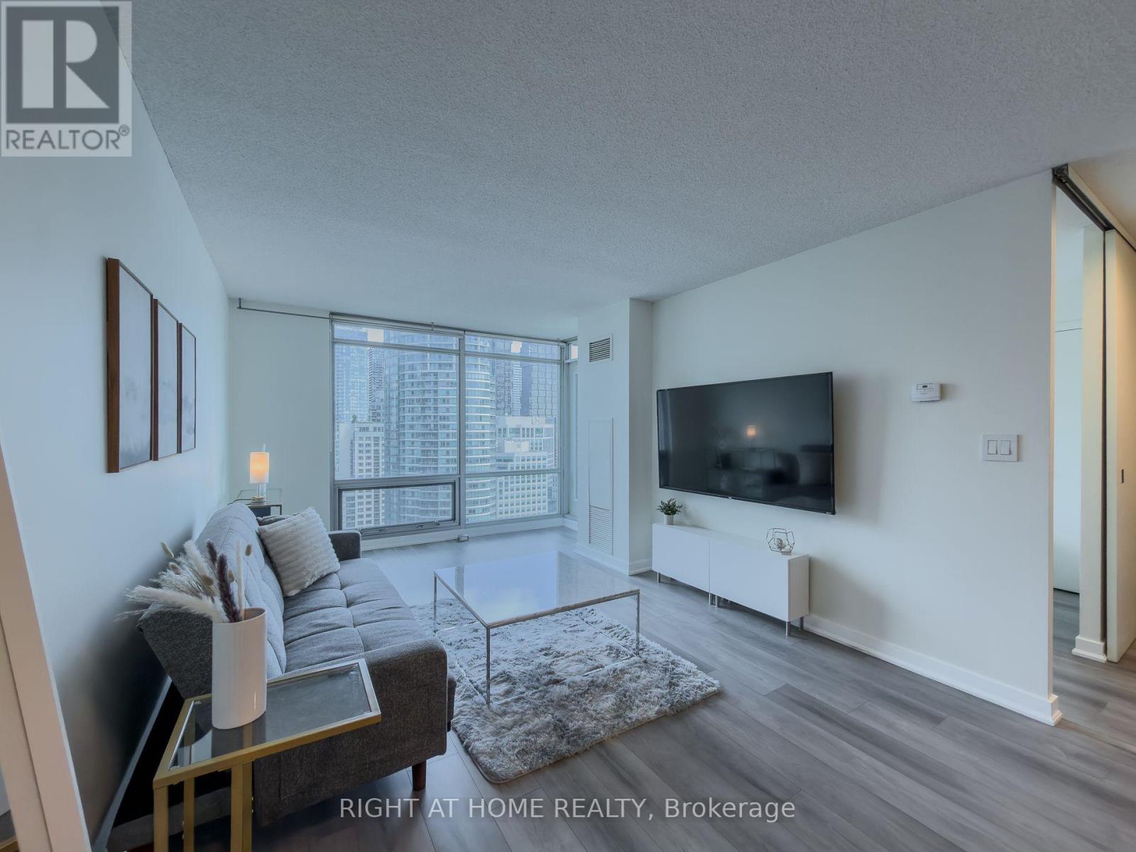 #2611 81 NAVY WHARF COURT - Image 8