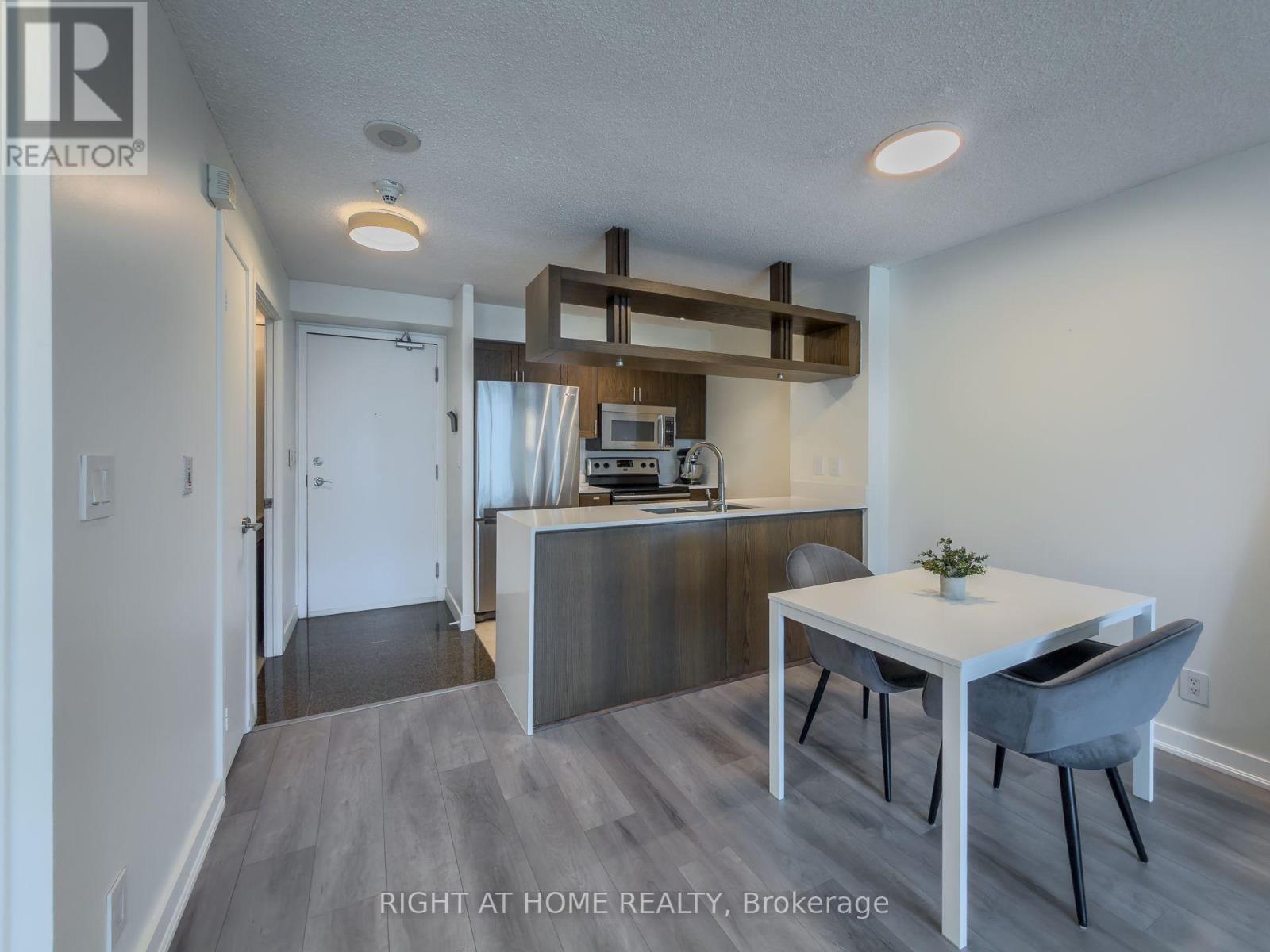 #2611 81 NAVY WHARF COURT - 9