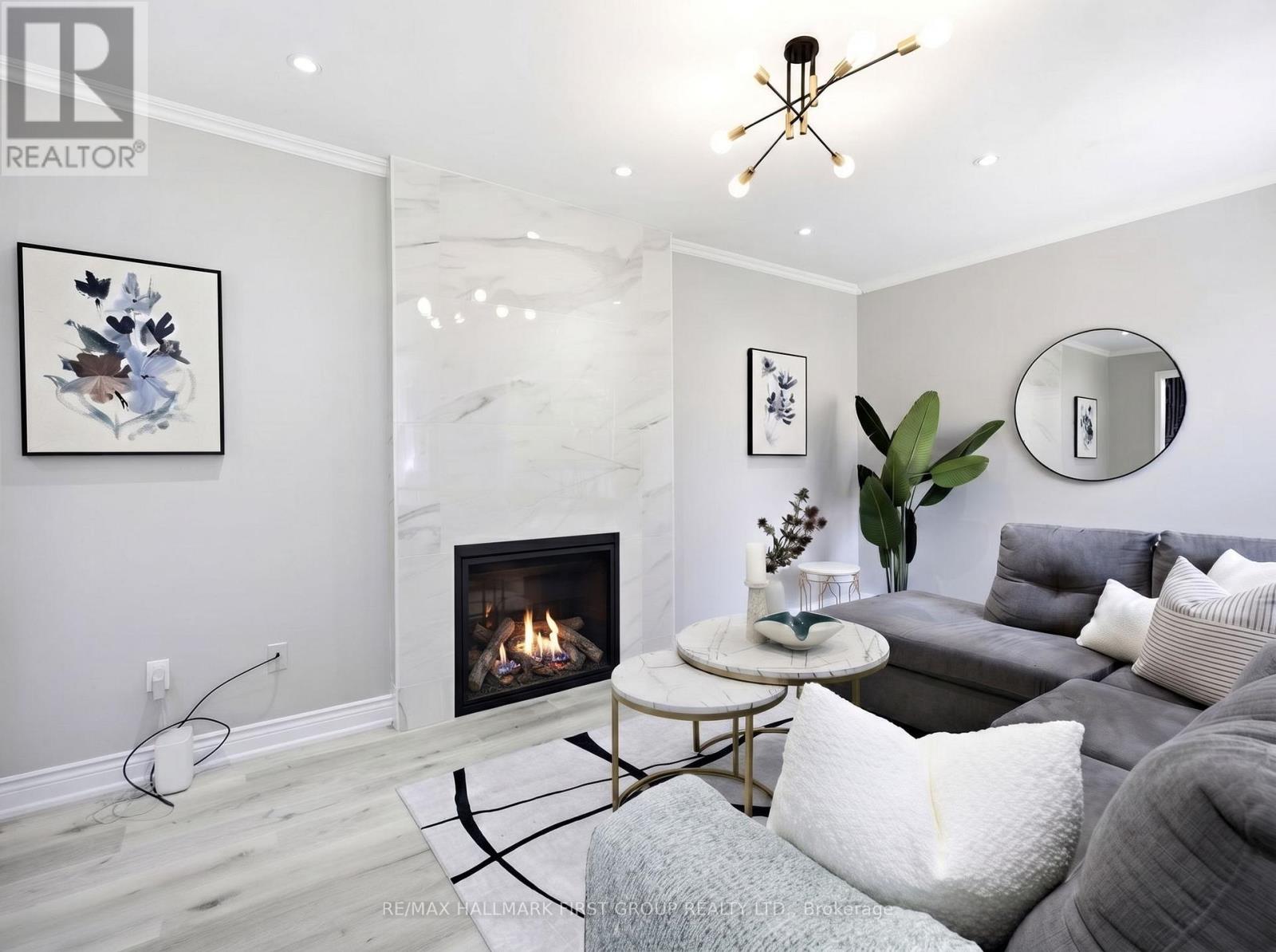 15 SALLIS DRIVE - 15