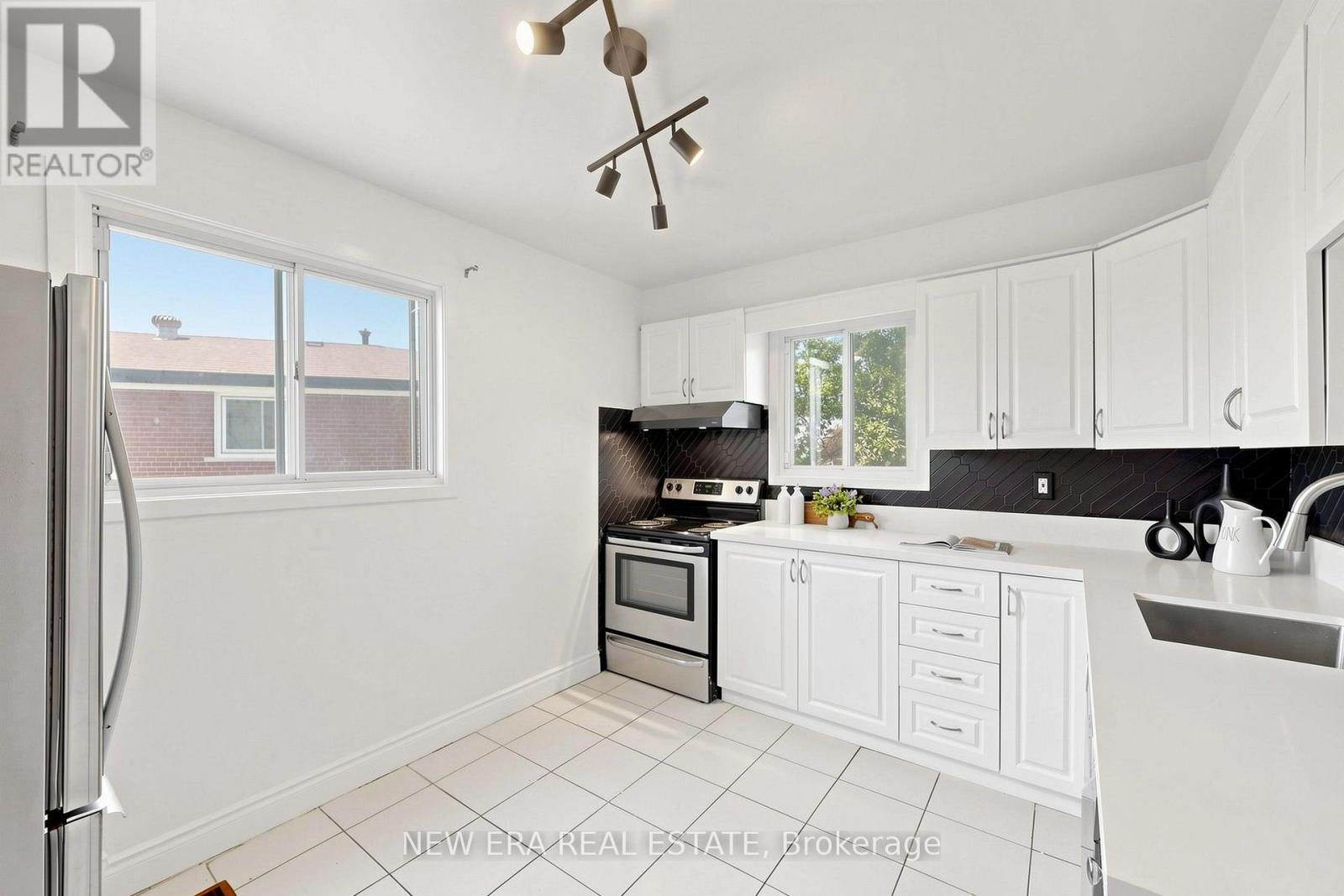 246 GRANDRAVINE DRIVE - Image 12