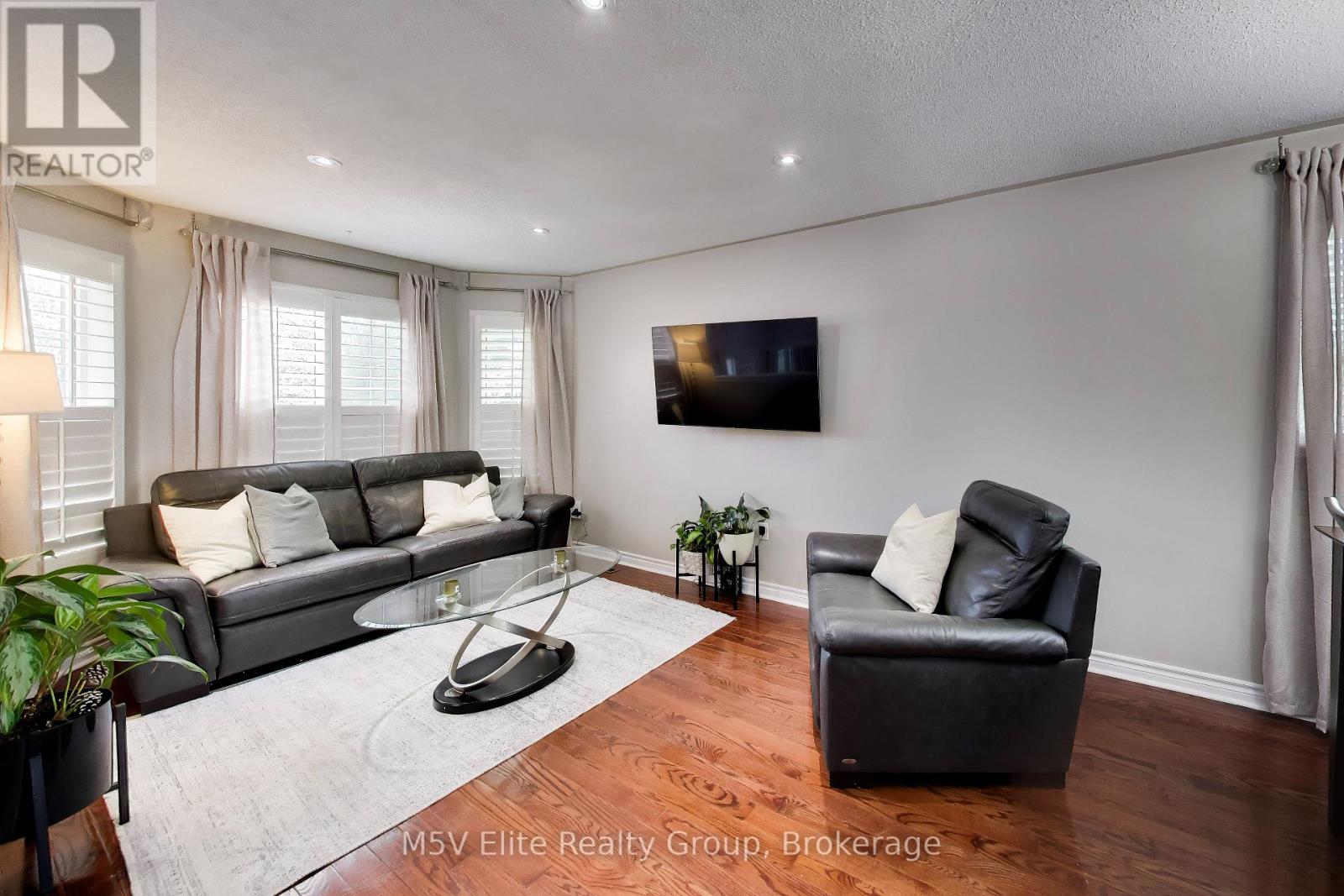 46 ROYAL ORCHARD DRIVE - 2