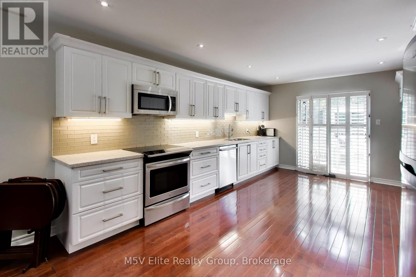 46 ROYAL ORCHARD DRIVE - 3