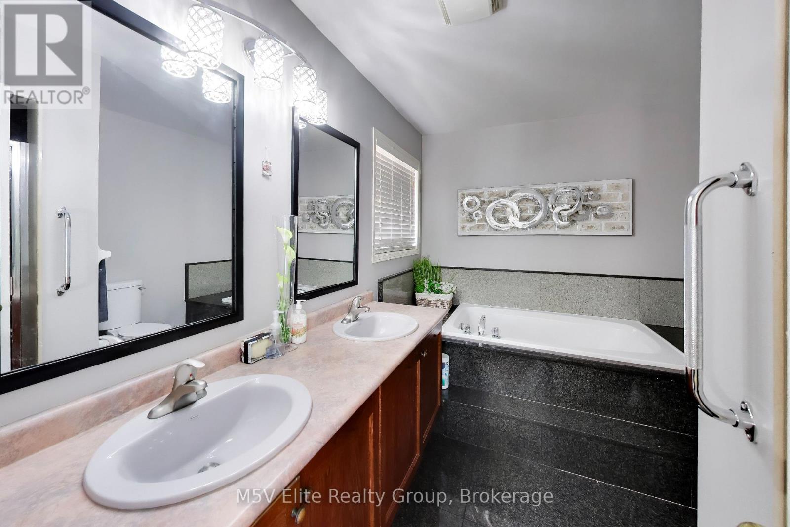 46 ROYAL ORCHARD DRIVE - 9