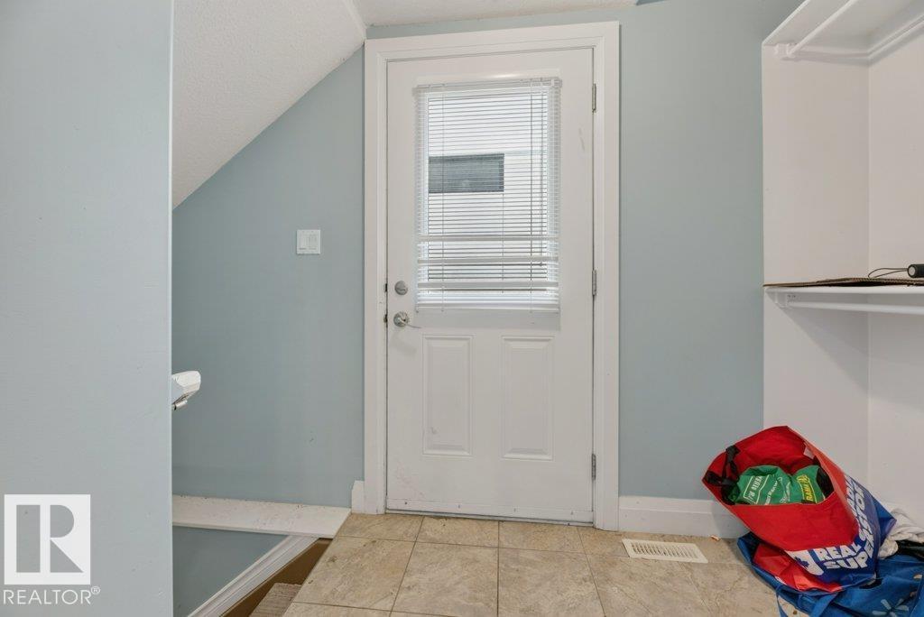 10724 72 AV NW - 12