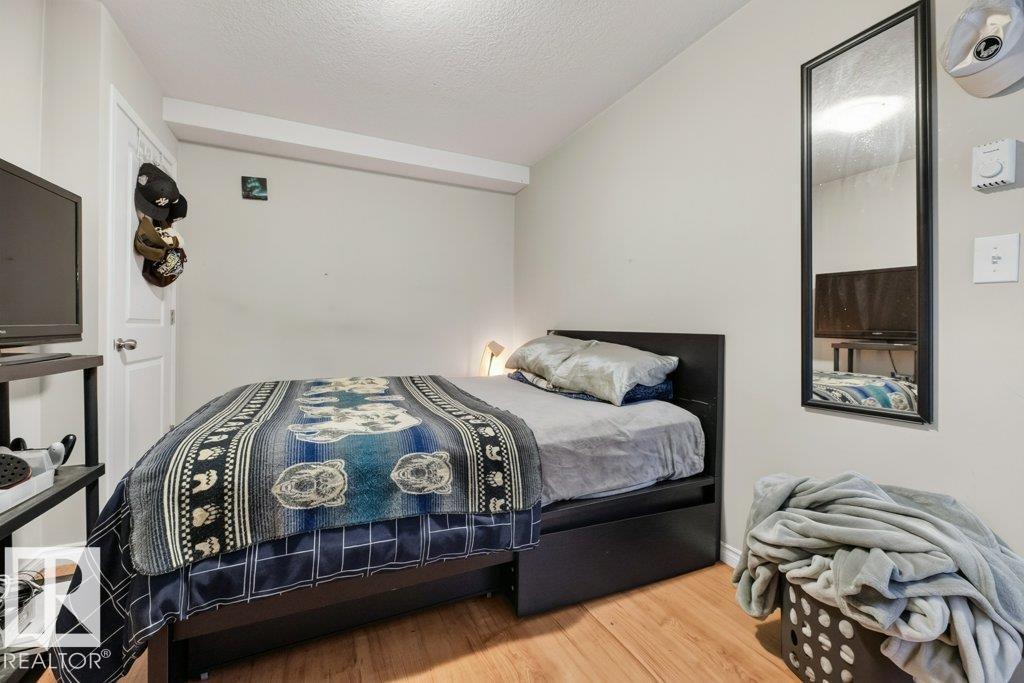 10724 72 AV NW - 26