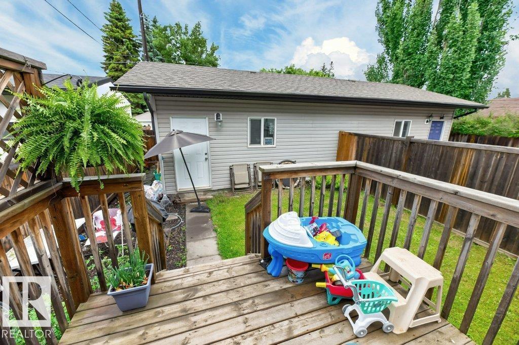 10724 72 AV NW - 29