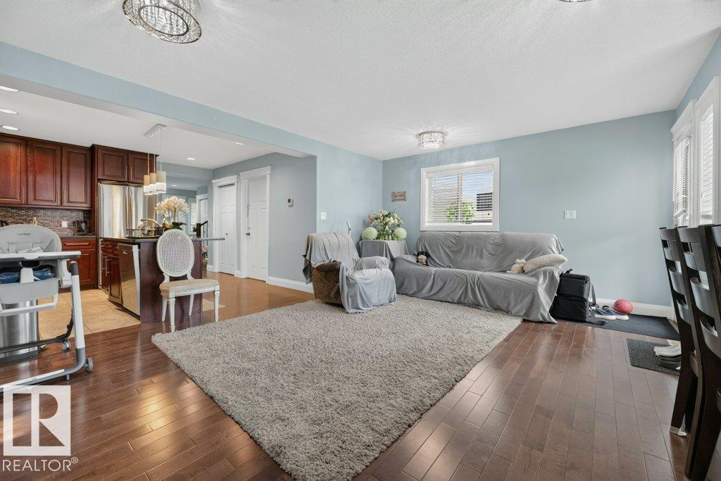 10724 72 AV NW - 9