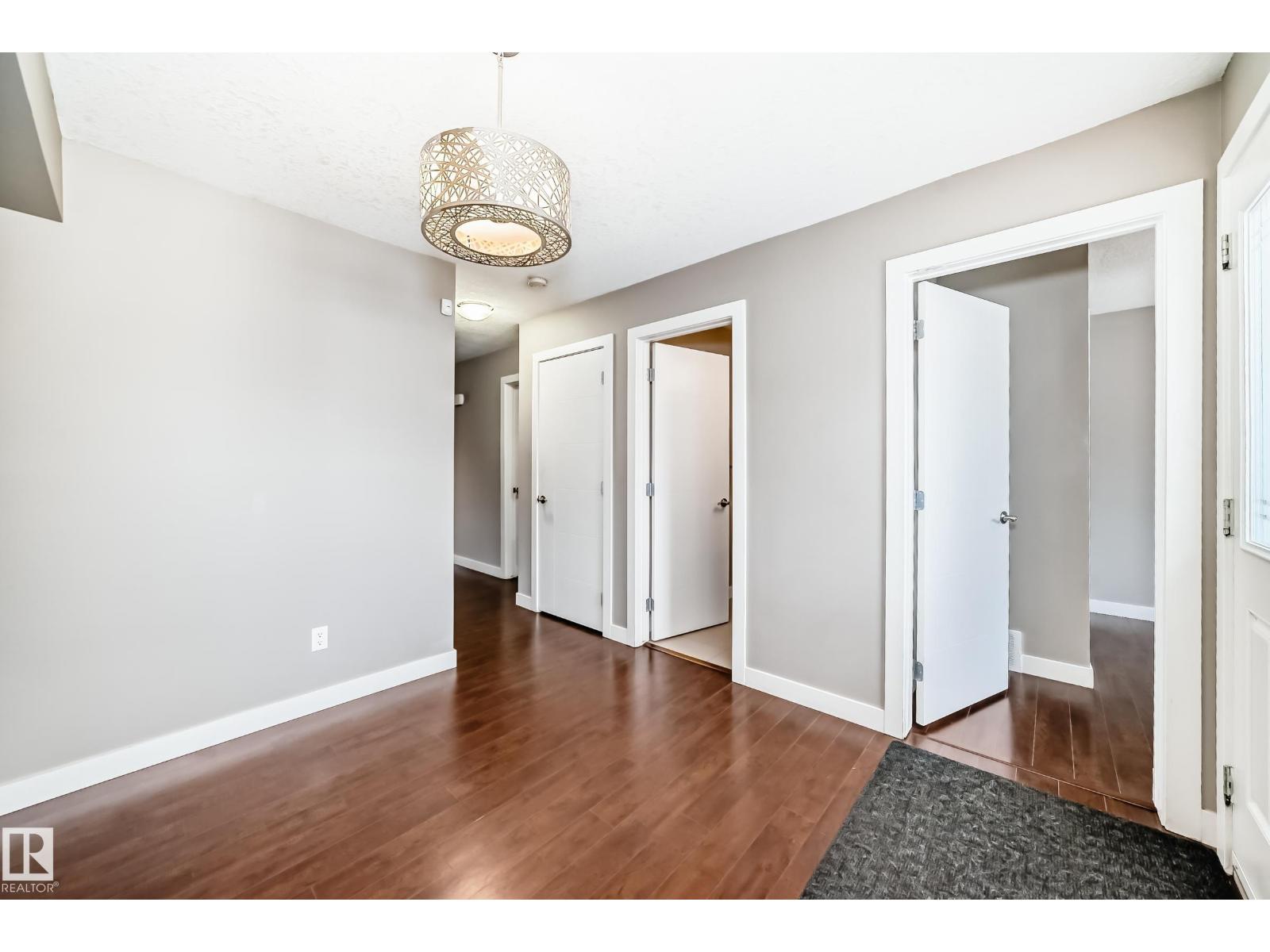 12118 125 ST NW - 10