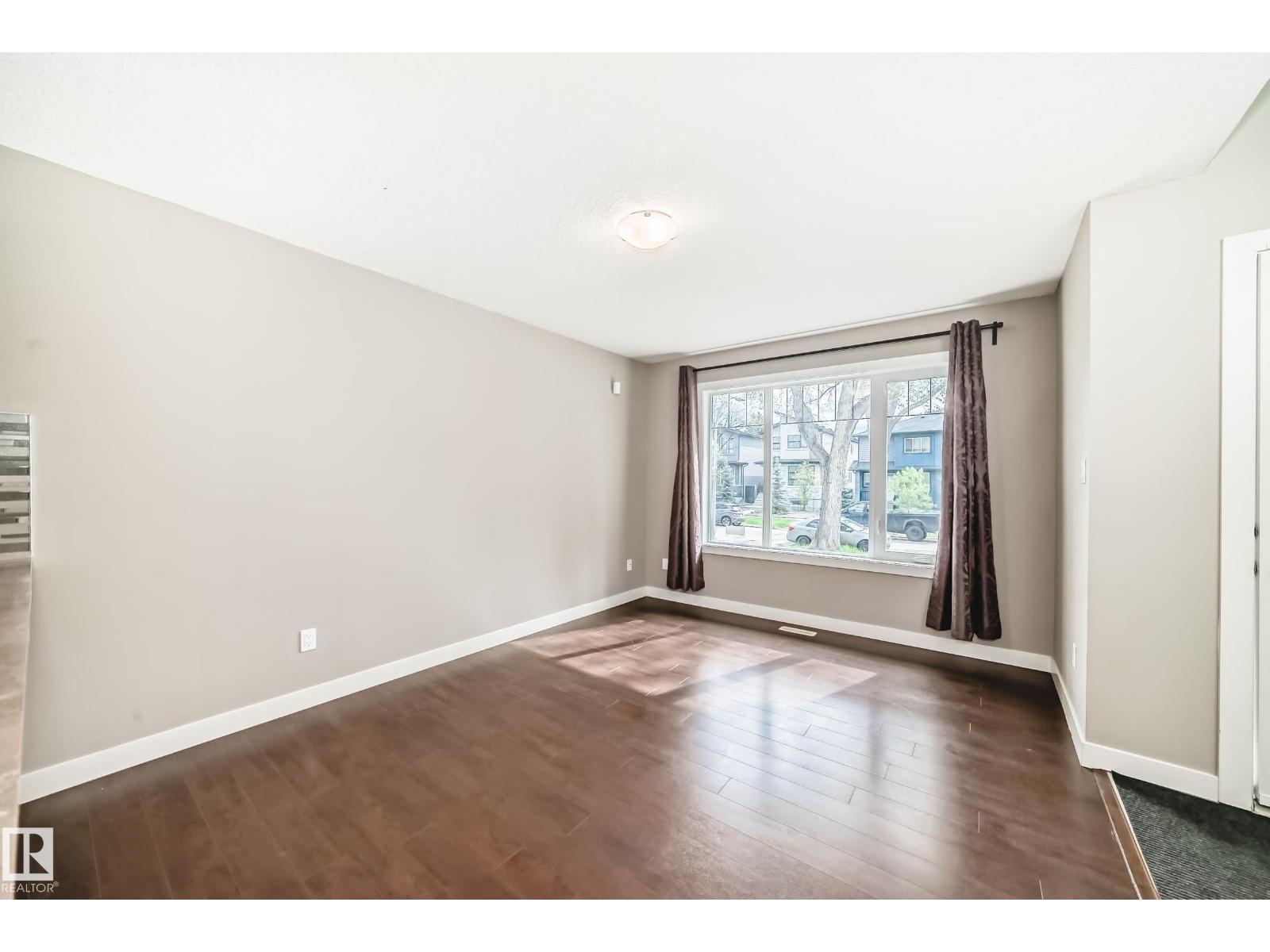 12118 125 ST NW - 12