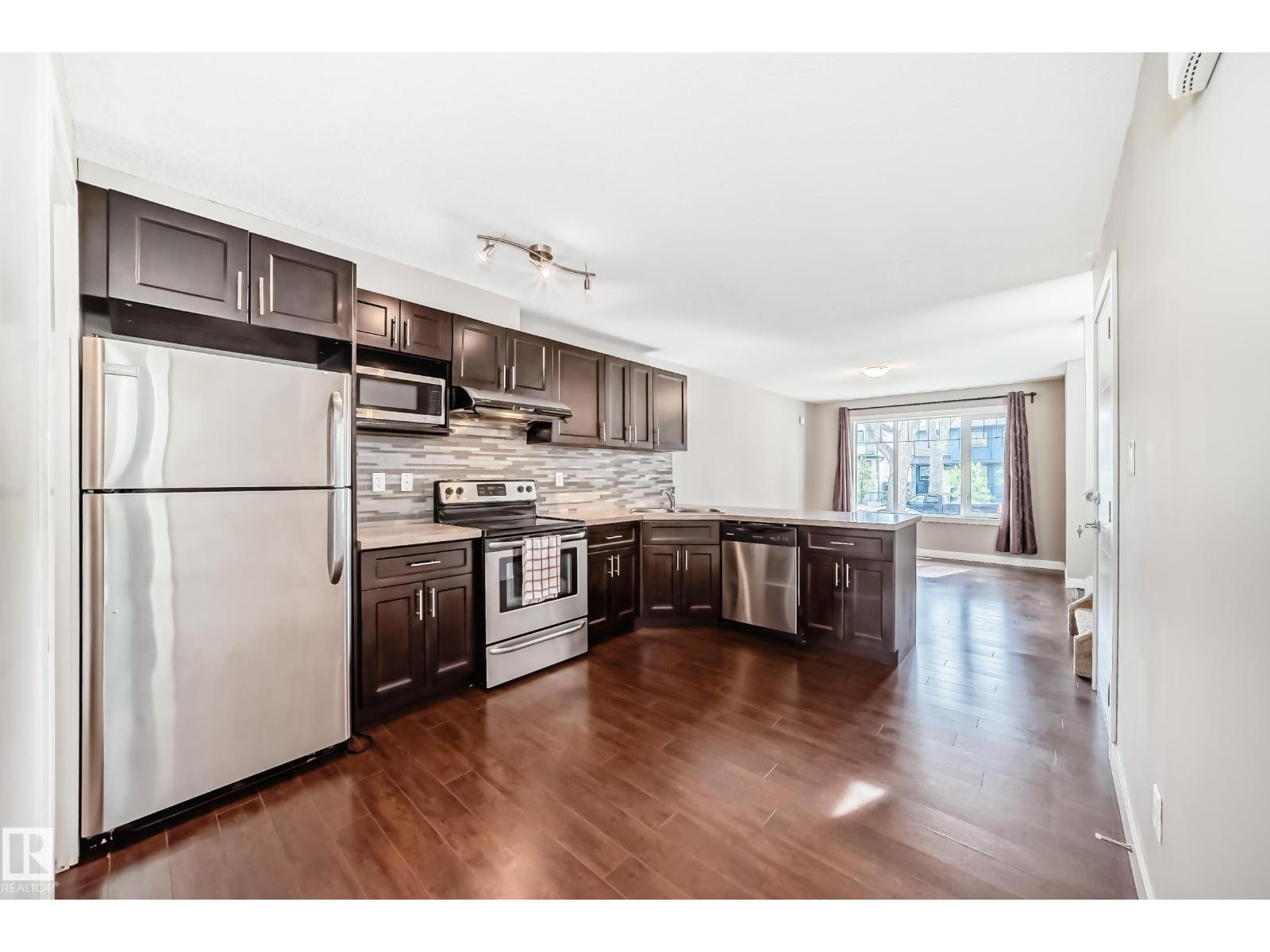 12118 125 ST NW - 3