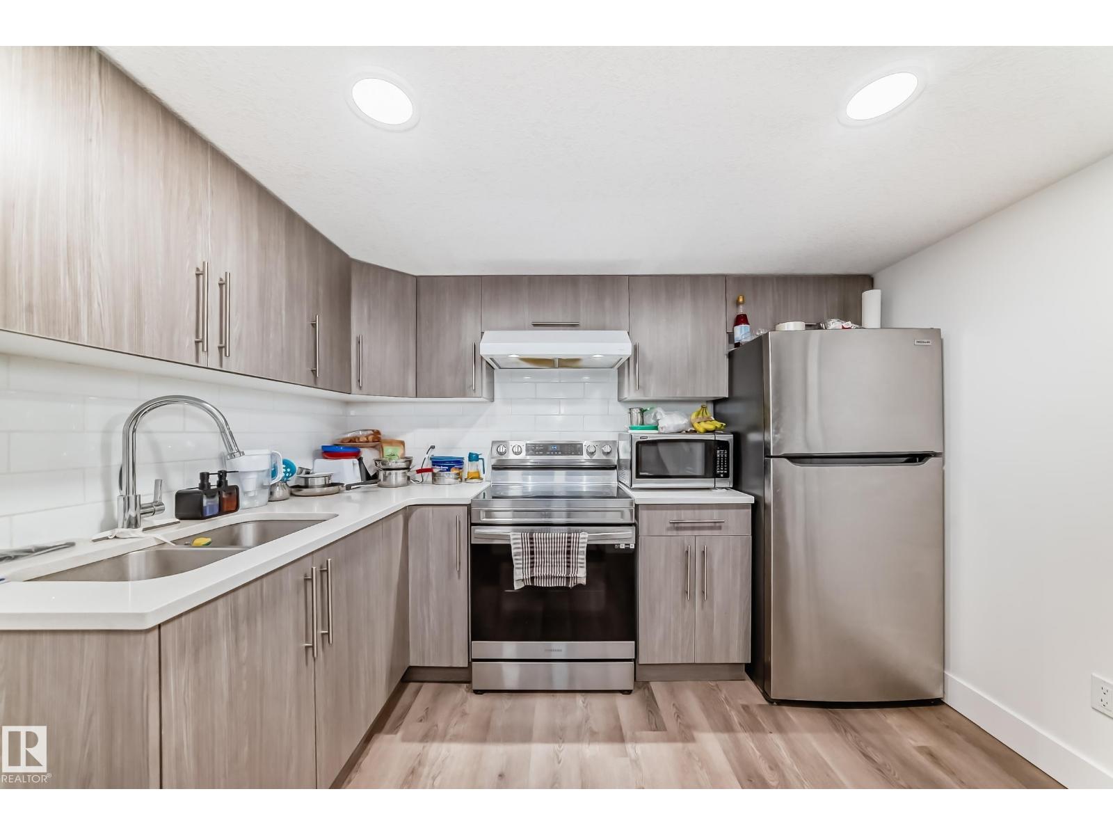 12118 125 ST NW - 43