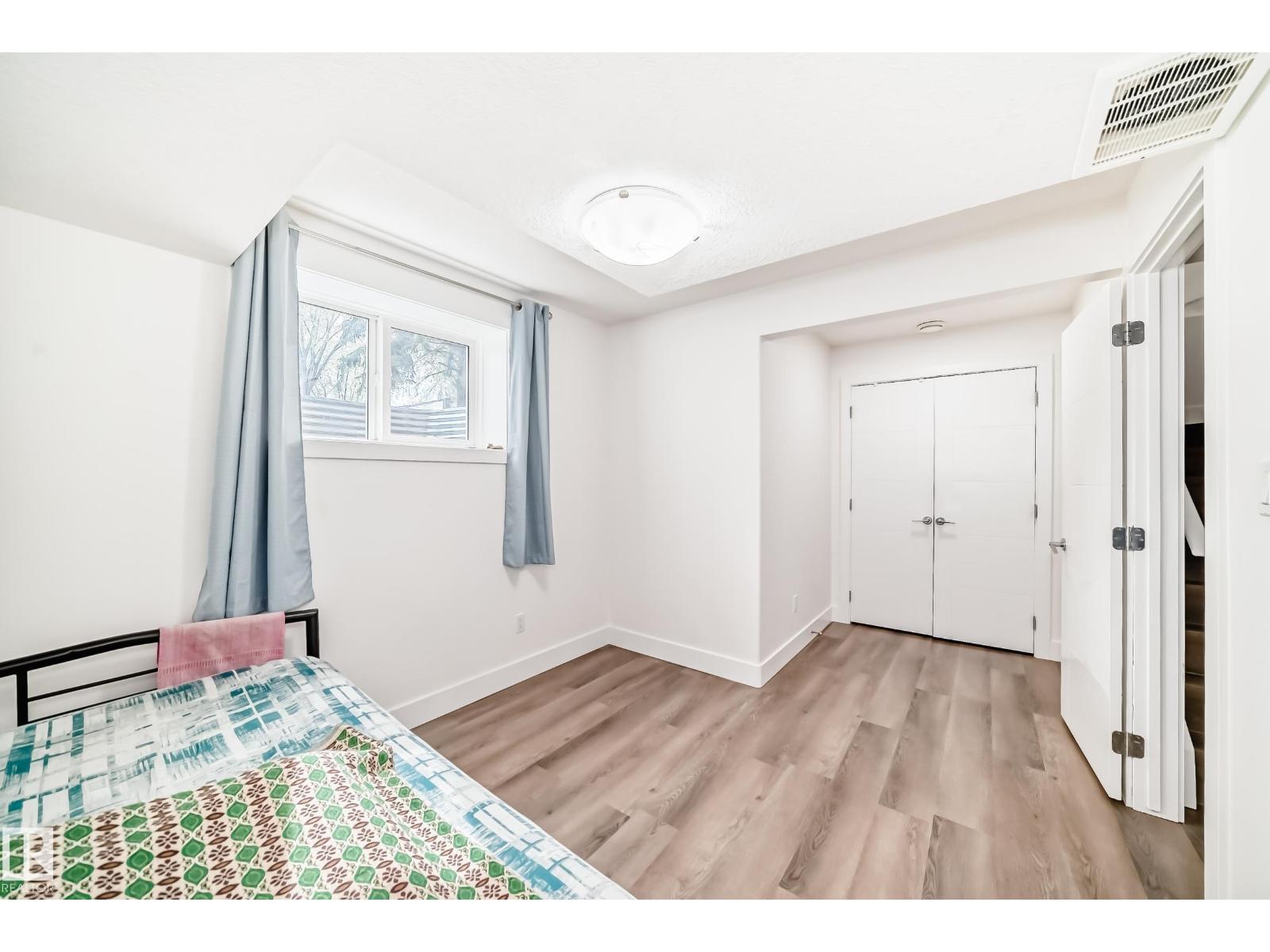 12118 125 ST NW - 48