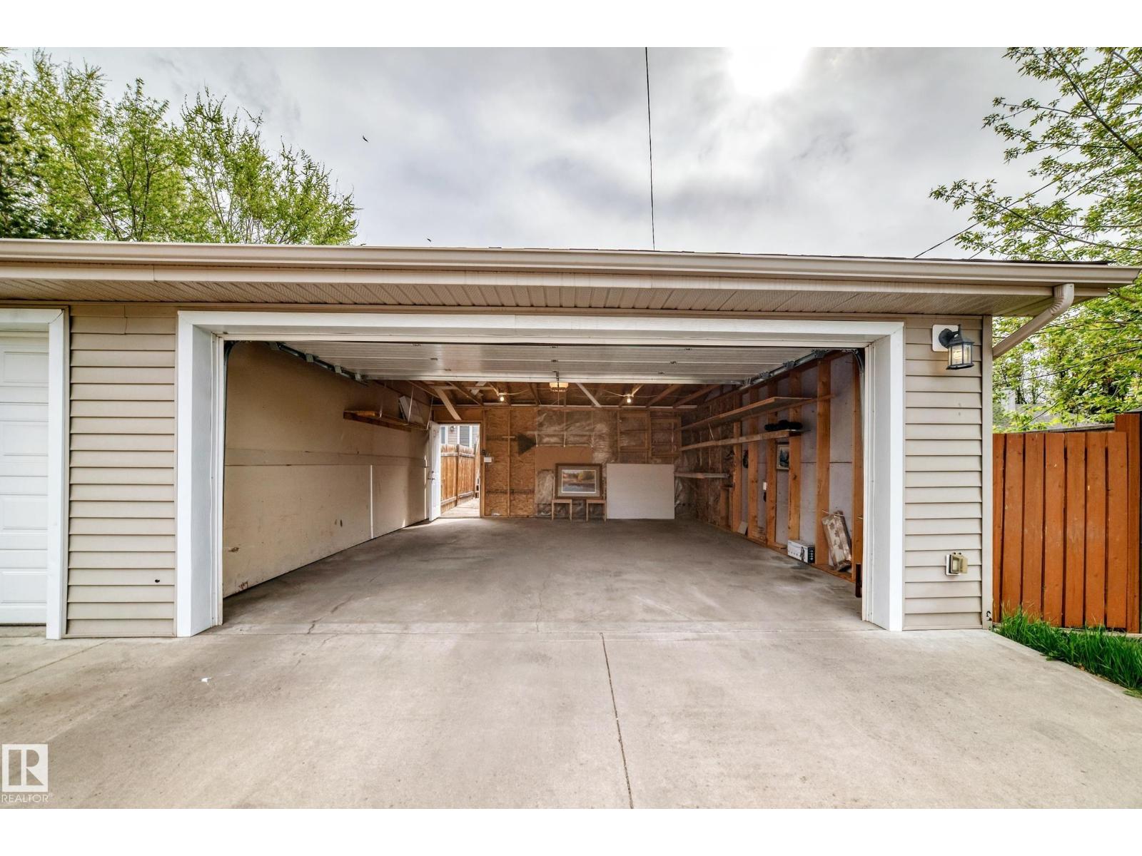 12118 125 ST NW - 53