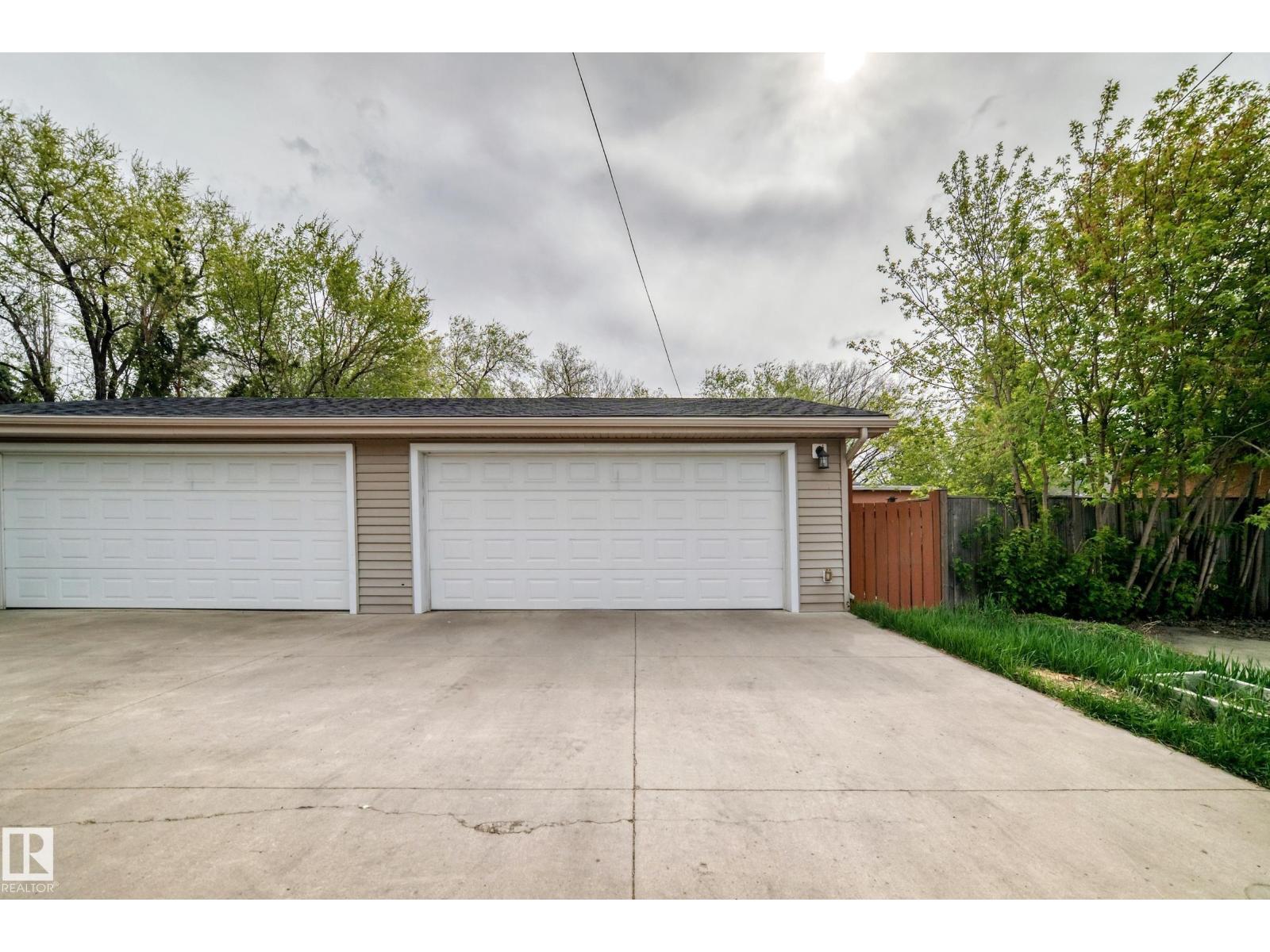 12118 125 ST NW - 54
