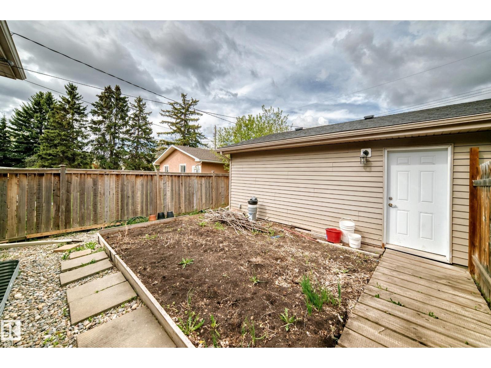 12118 125 ST NW - 57