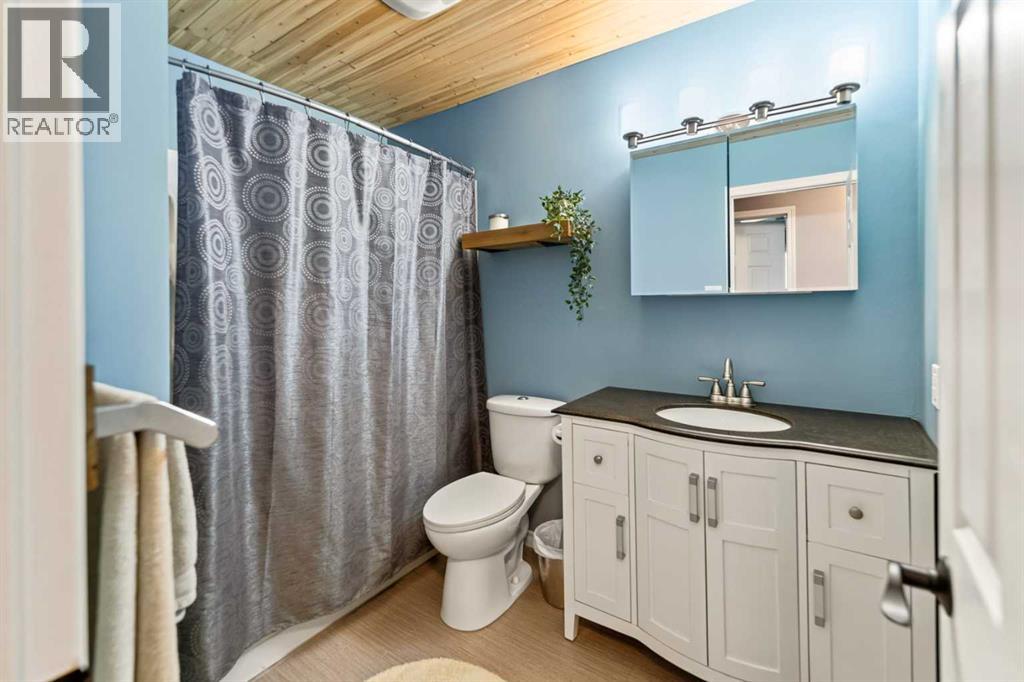 12 Opal Close - 24