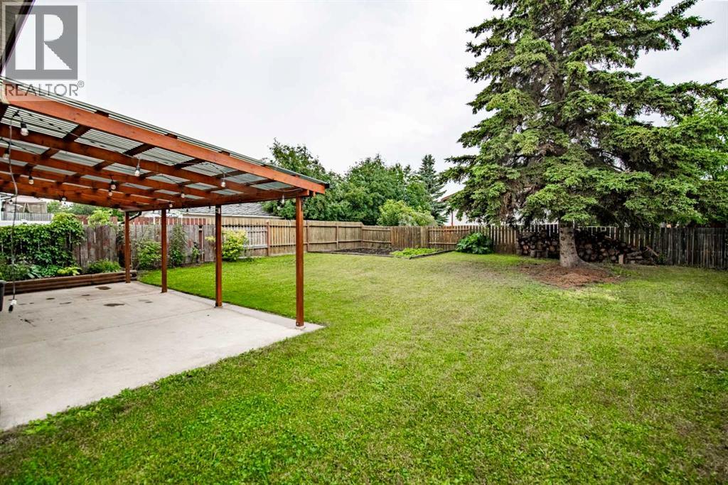12 Opal Close - 12