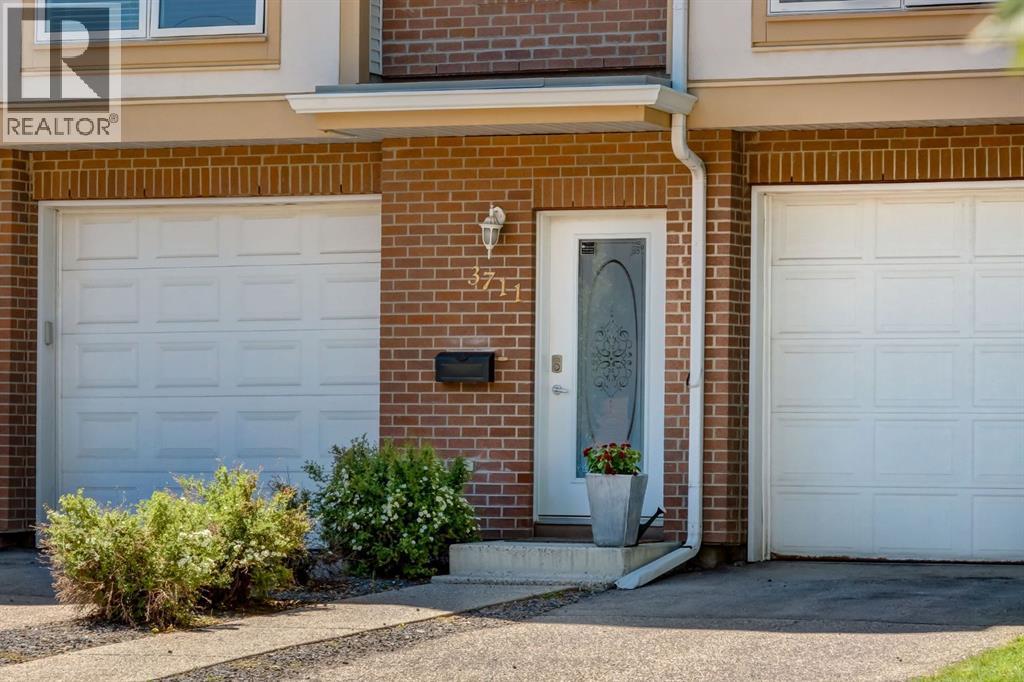 3711 17 Street SW, Altadore, Calgary photo 2