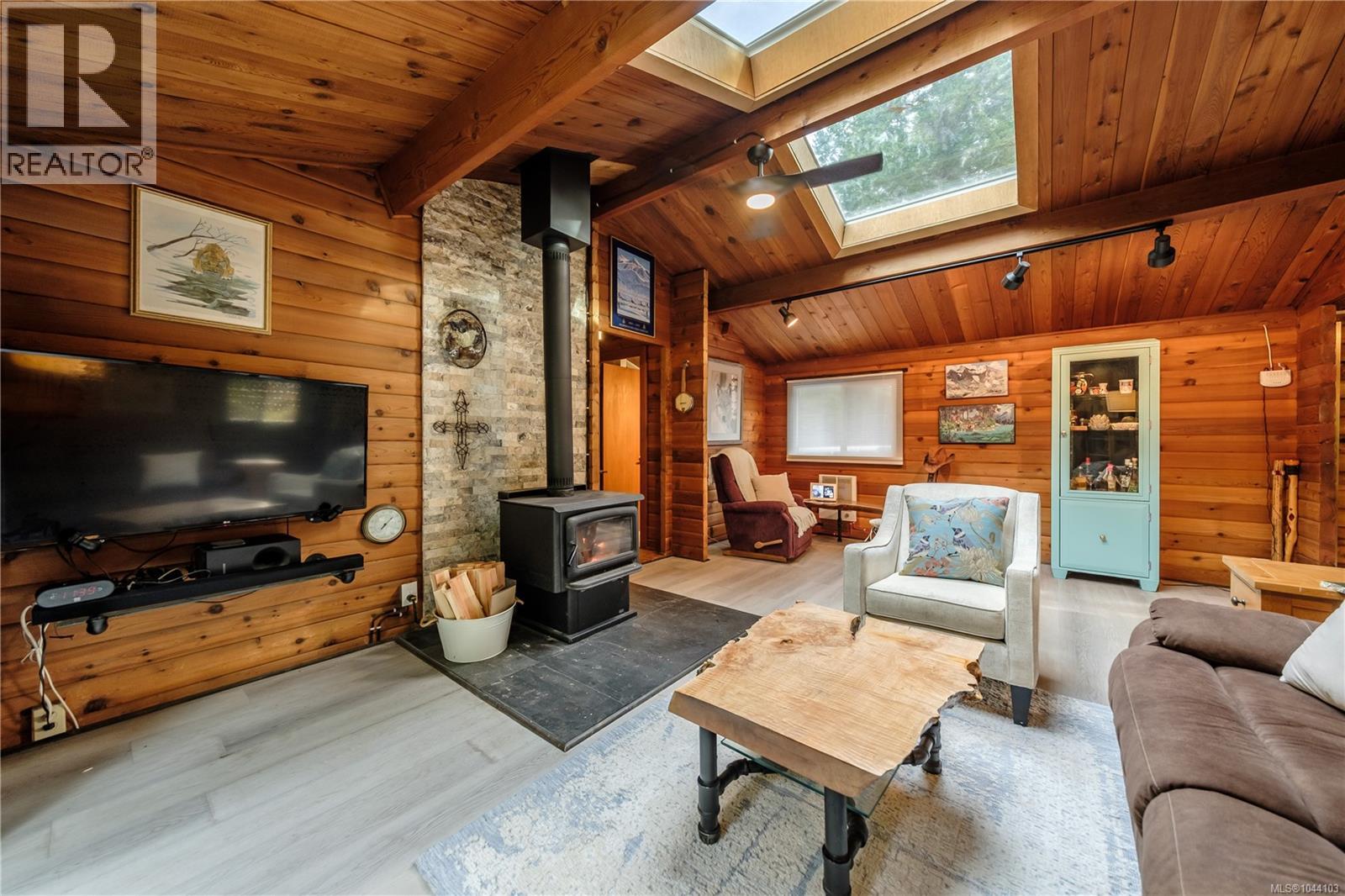 336 Hemlock Ave - 11